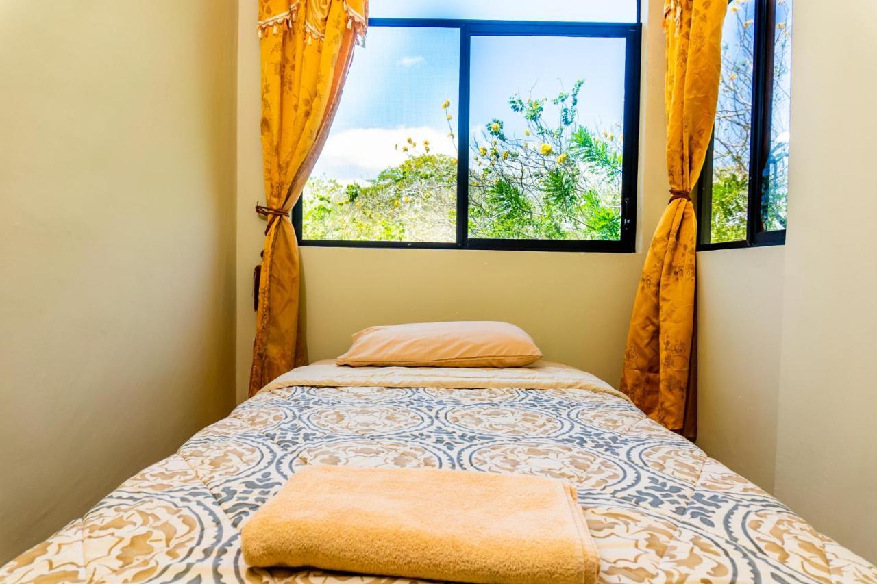 Cucuve Eco Hostal Puerto Baquerizo Moreno Eksteriør billede