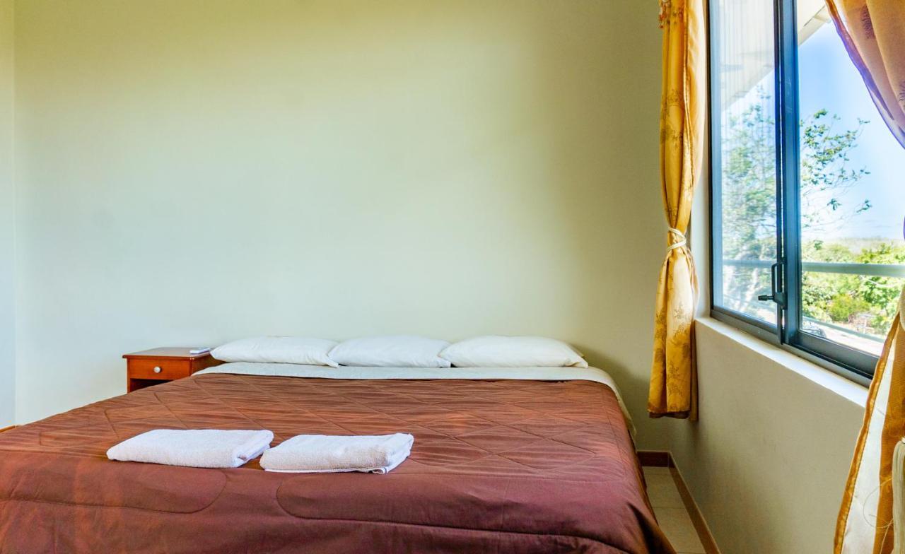 Cucuve Eco Hostal Puerto Baquerizo Moreno Eksteriør billede